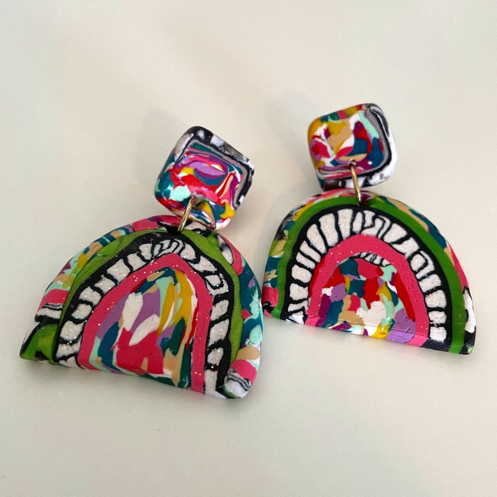 Multi color earring collection